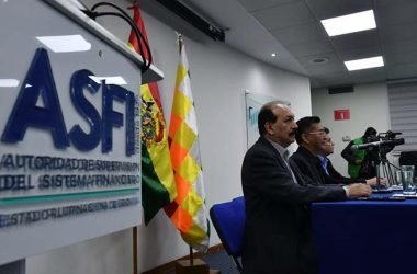 Conferencia de prensa de la ASFI, en La Paz. | APG