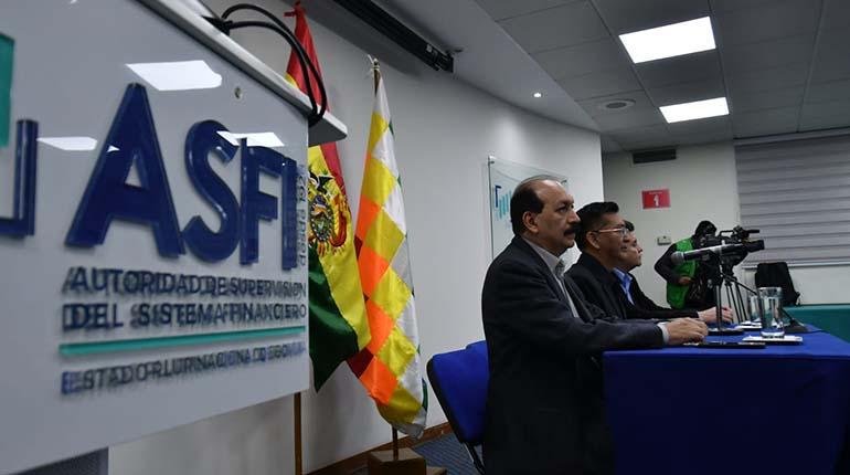 Conferencia de prensa de la ASFI, en La Paz. | APG