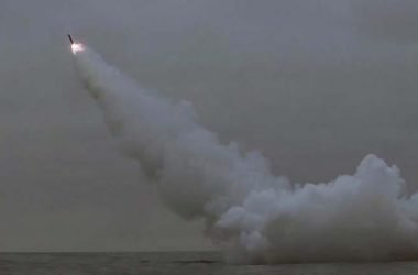 Uno de los misiles balísticos disparados por el ejército de Corea del Norte. | DW