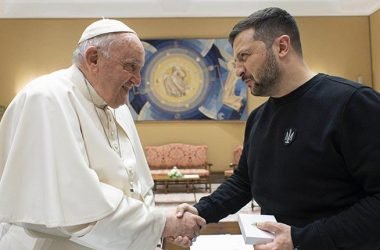 El presidente Zelenski junto al papa Francisco en el Vaticano. | EFE